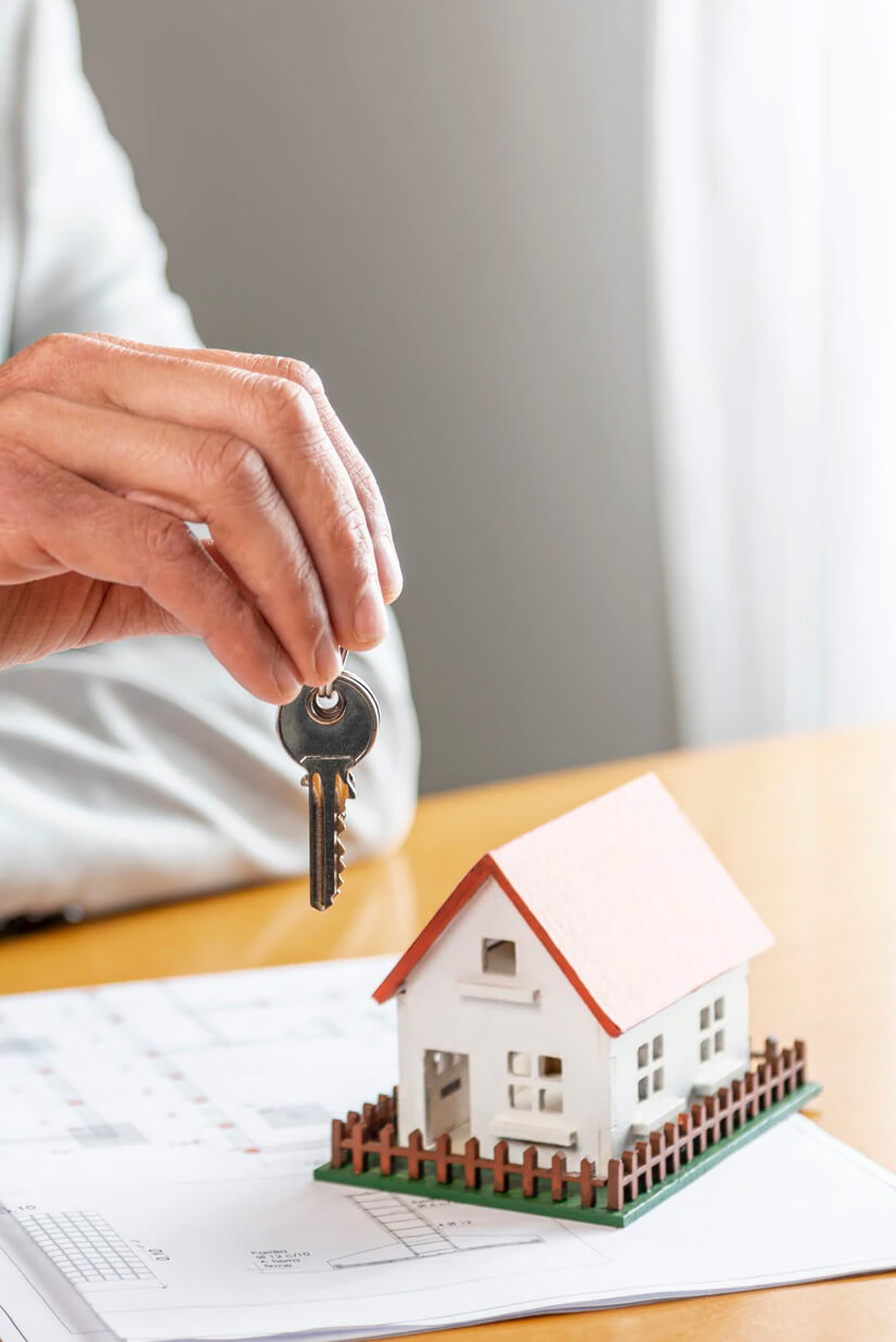 المقاولات والعقارات